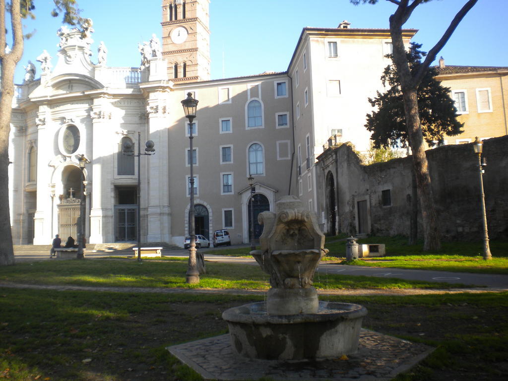 B&B La Finestra Di Fronte Roma Exterior foto