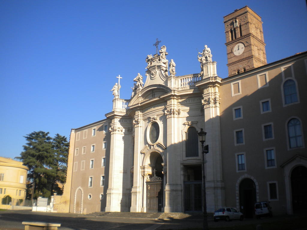 B&B La Finestra Di Fronte Roma Exterior foto